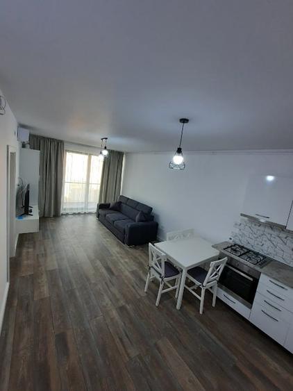 Apartament cu 2 camere nedecomandat, mobilat în Tomis Nord