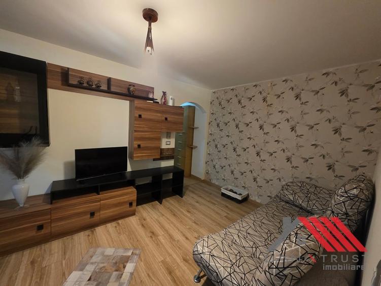 Apartament cu 2 camere semidecomandat, mobilat în Gheorghe Lazăr