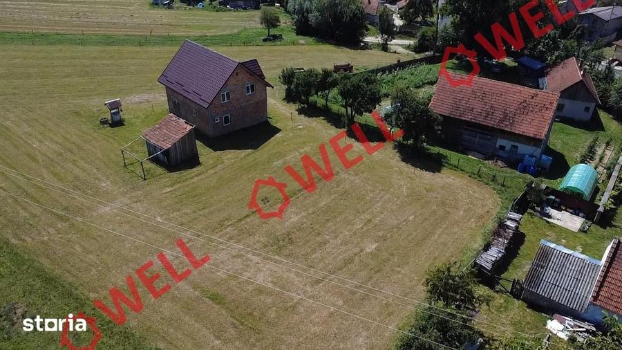 Casă cu 5 camere cu Teren 4499 Mp în Vâlcele