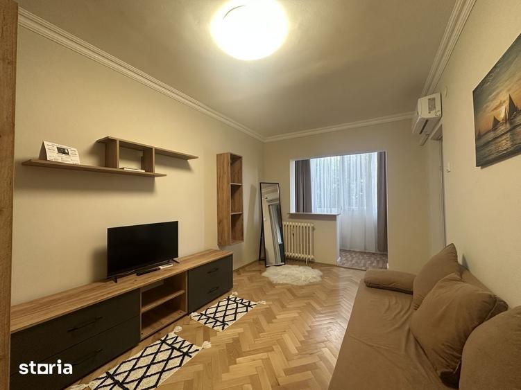Garsonieră în Intim
