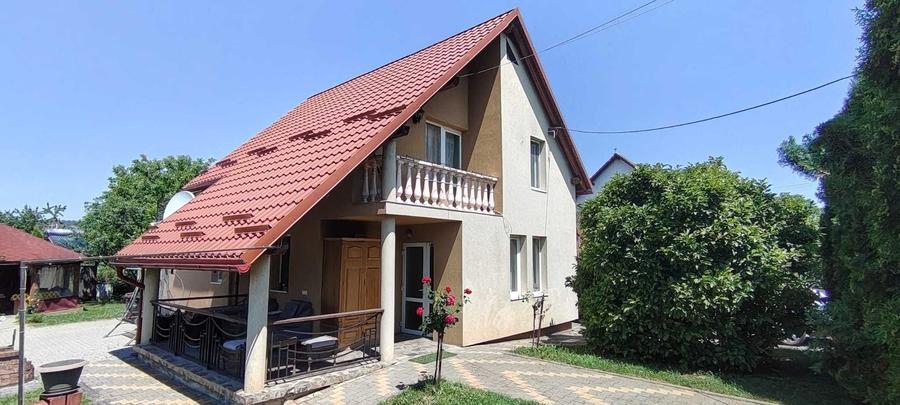 Casă cu 4 camere în Central