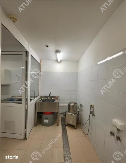 Spațiu comercial, de 663 mp, în Central