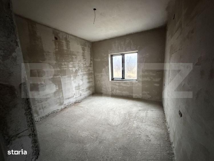 Apartament cu 4 camere decomandat în Stana