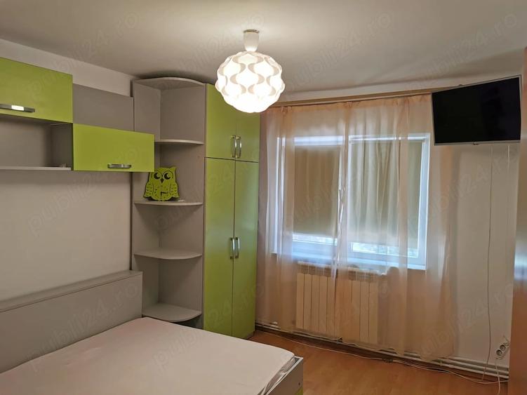 Apartament cu 3 camere decomandat în Faleză