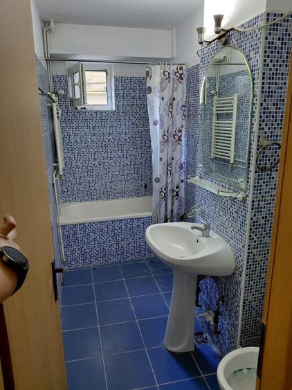 Apartament cu 3 camere decomandat în Sebastian