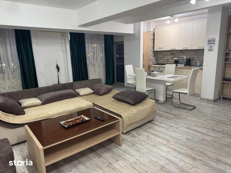 Apartament cu 3 camere decomandat în Calea București