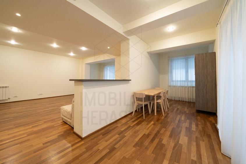 Apartament cu 3 camere decomandat în Șoseaua Nordului