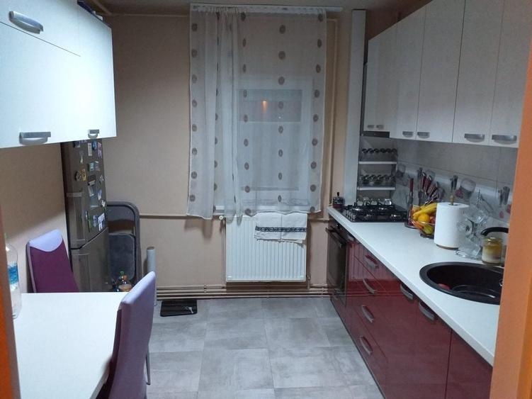 Apartament cu 2 camere semidecomandat în 6 Vânători