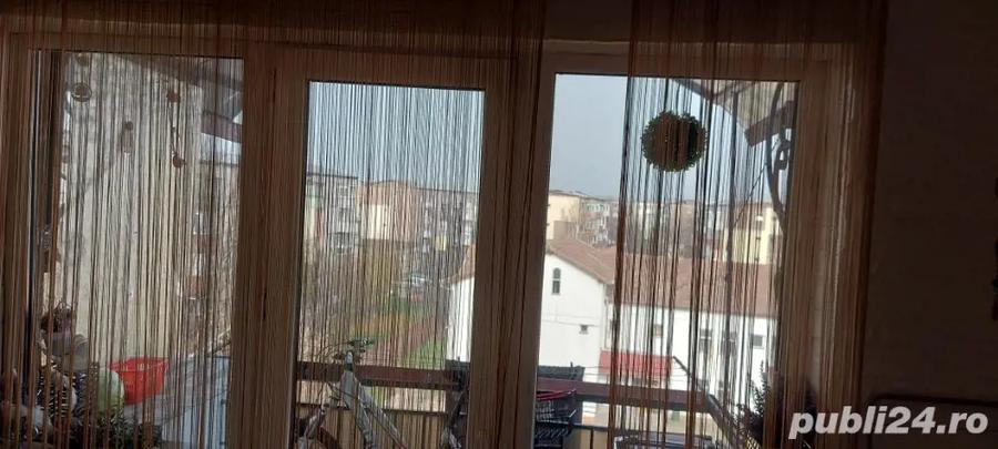 Apartament cu 2 camere decomandat în Micro 4