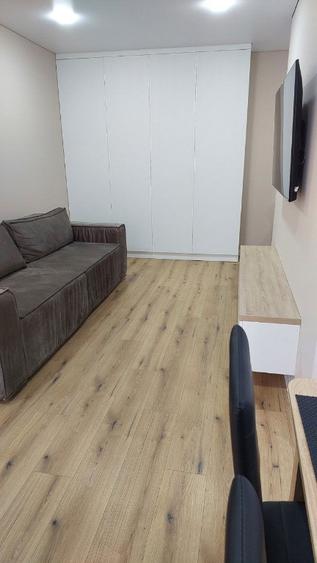Apartament cu 3 camere decomandat în Astra