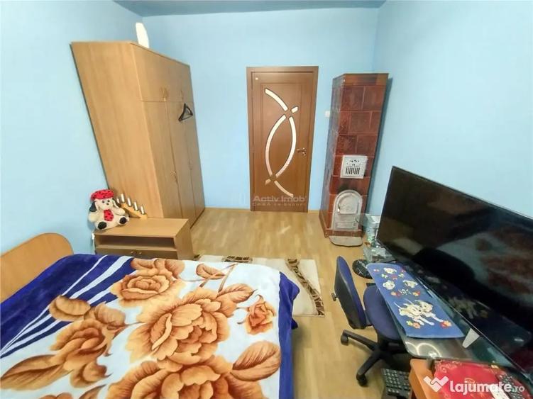 Apartament cu 3 camere decomandat în Bozovici