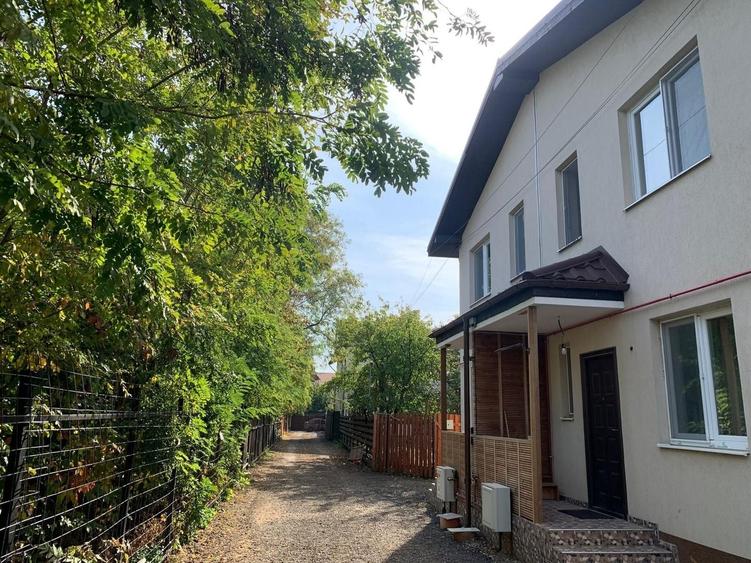 Casă individuală cu 6 camere cu Canalizare în Prelungirea Ghencea