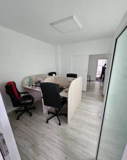 Birou, de 204 mp, în Central