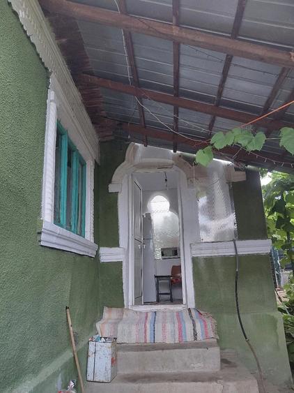 Casă cu Teren 1086 Mp în Livezi