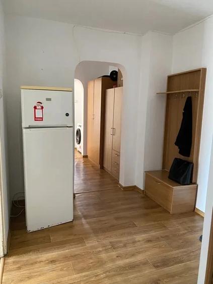 Apartament cu 3 camere decomandat în Nicolina