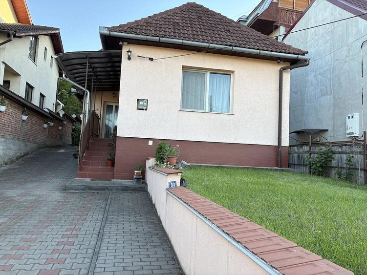 Casă cu 2 camere cu Teren 1640 Mp în Central