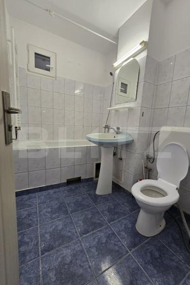Apartament cu 3 camere semidecomandat, mobilat în Soarelui