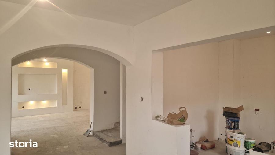 Casă cu 4 camere cu Teren 330 Mp în Oncea