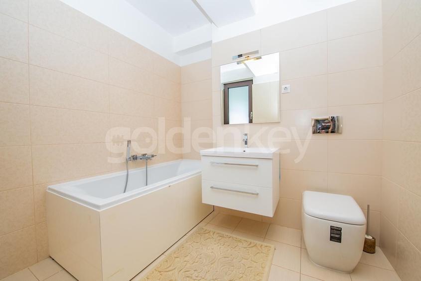 Apartament cu 3 camere semidecomandat, mobilat în Iancu Nicolae