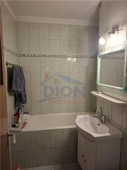 Apartament cu 4 camere semidecomandat în Pantelimon