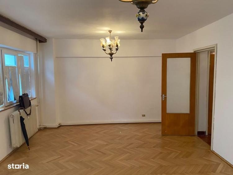 Apartament cu 3 camere decomandat în Dorobanți