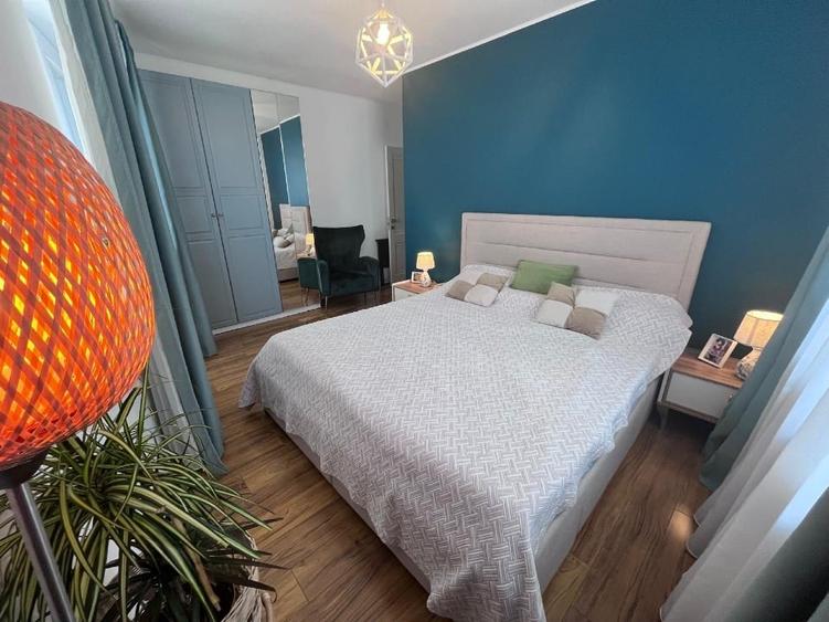 Apartament cu 3 camere, mobilat în Titan