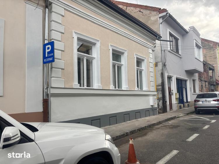 Casă cu 5 camere cu Teren 300 Mp în Central
