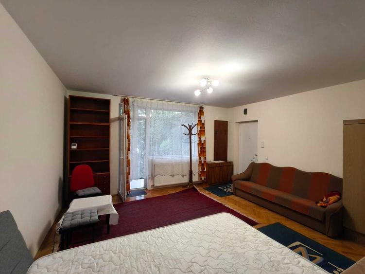 Garsonieră decomandată în Grigorescu