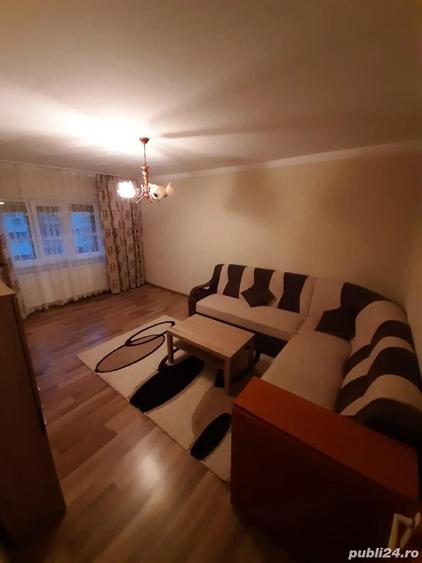 Inchiriez apartament 2 camere decomandat zona Soarelui - 2