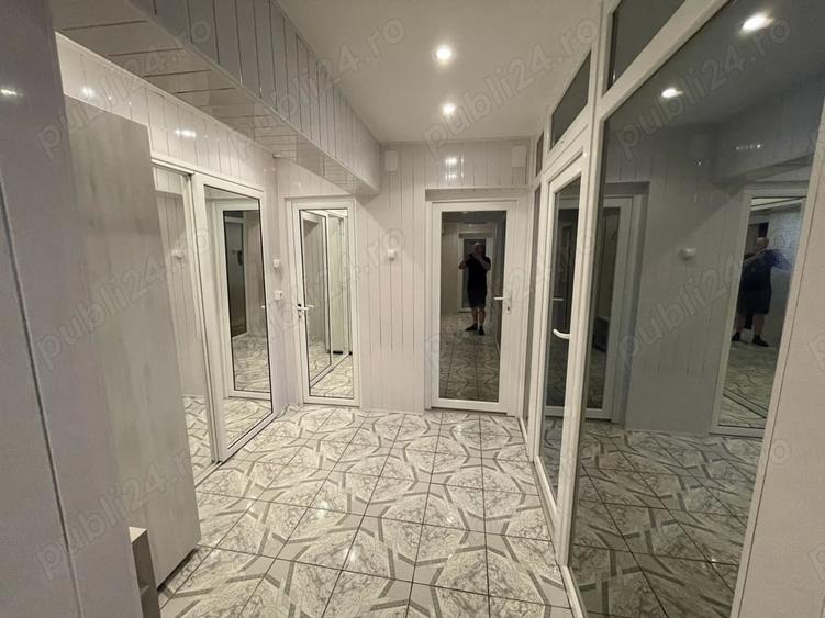 Apartament cu 3 camere decomandat în Petros