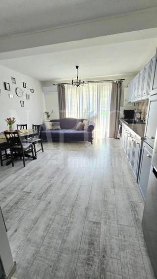 Apartament cu 3 camere semidecomandat în Florești