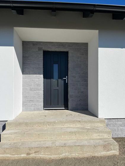 Casă cu 2 camere în Central