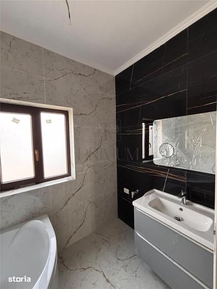 Casă cu 5 camere cu Teren 300 Mp în Central