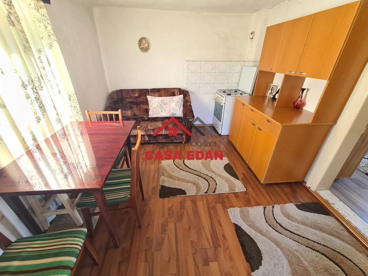 Casă individuală cu 2 camere cu Teren 250 Mp în Câmpina