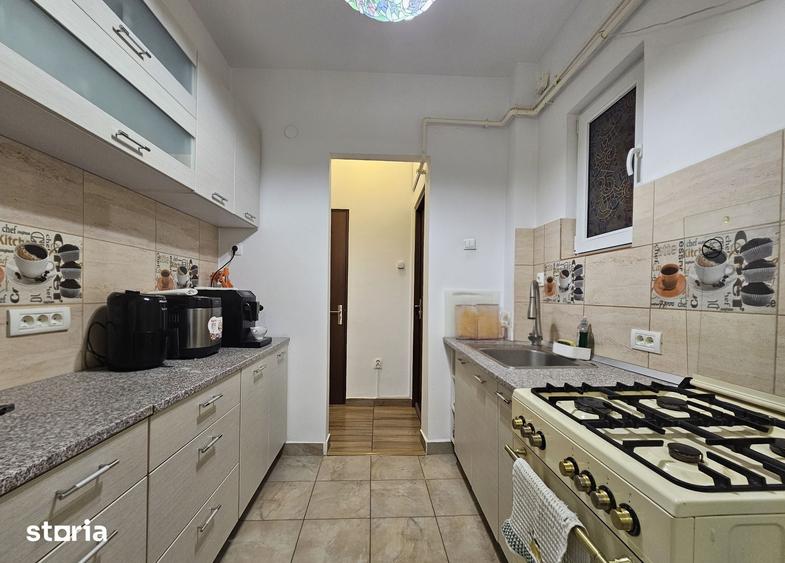 Apartament cu 3 camere semidecomandat în Eminescu