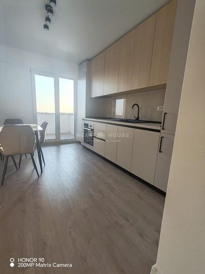 Apartament cu 3 camere decomandat, mobilat în Parcul Carol