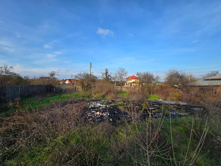 Teren agricol intravilan de 2458 mp, în Bulbucata