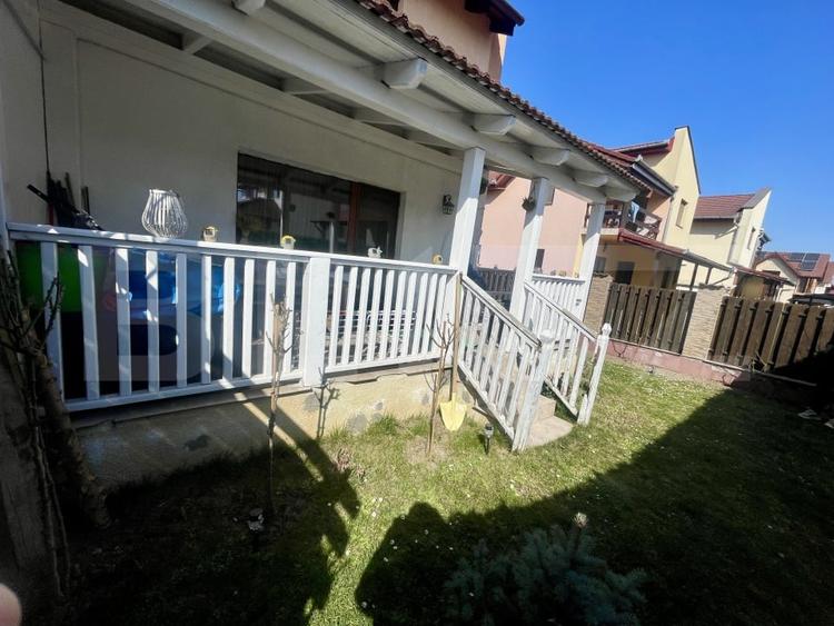 Casă cu 3 camere cu Canalizare în Micești