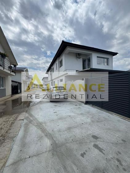 Duplex cu 4 camere decomandat cu Canalizare în Central