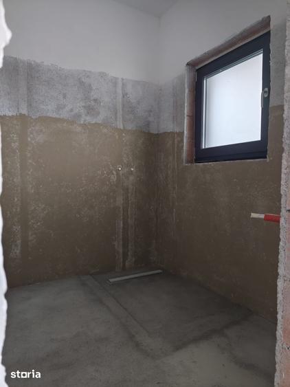 Casă cu 4 camere cu Teren 532 Mp în Central