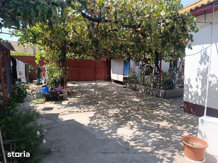 Casă cu 3 camere cu Teren 375 Mp în Brestei