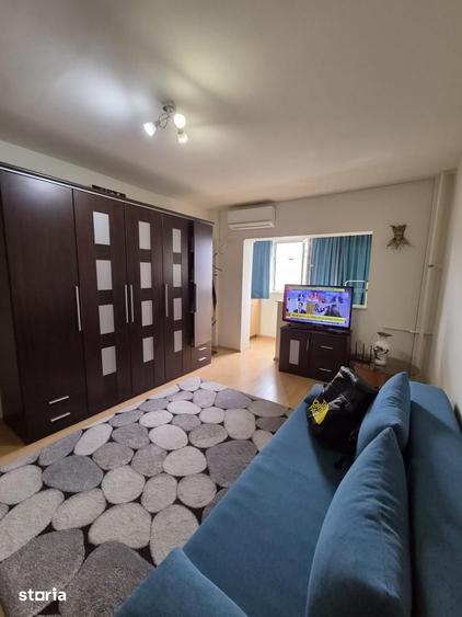Apartament cu 3 camere decomandat în Dristor