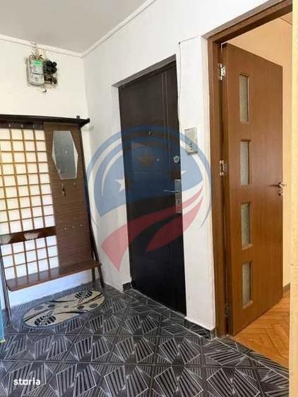 Apartament cu 3 camere decomandat în Brazda lui Novac