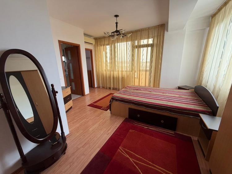 Apartament cu 5 camere semidecomandat, mobilat în Domenii