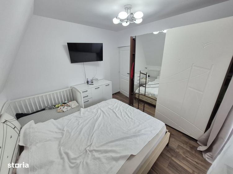 Apartament cu 3 camere decomandat în Girocului