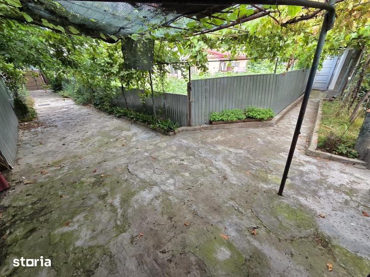 Casă cu 4 camere cu Teren 400 Mp în Babadag