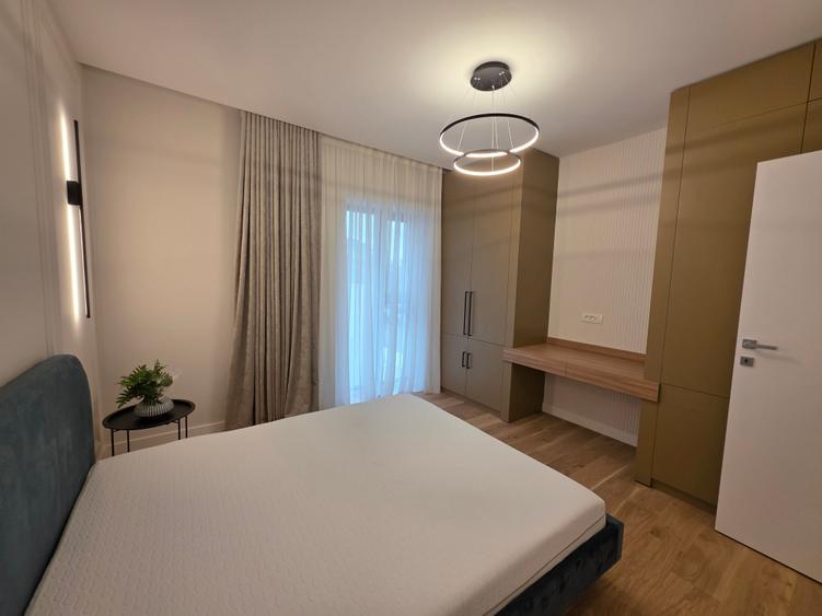Apartament cu 3 camere semidecomandat în Străulești