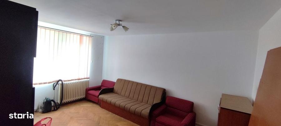 Apartament cu 3 camere decomandat în Dărmănești