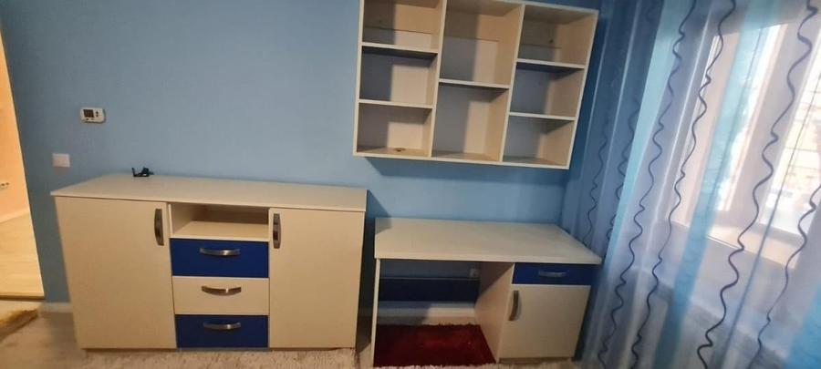 Apartament cu 3 camere semidecomandat în Cetate