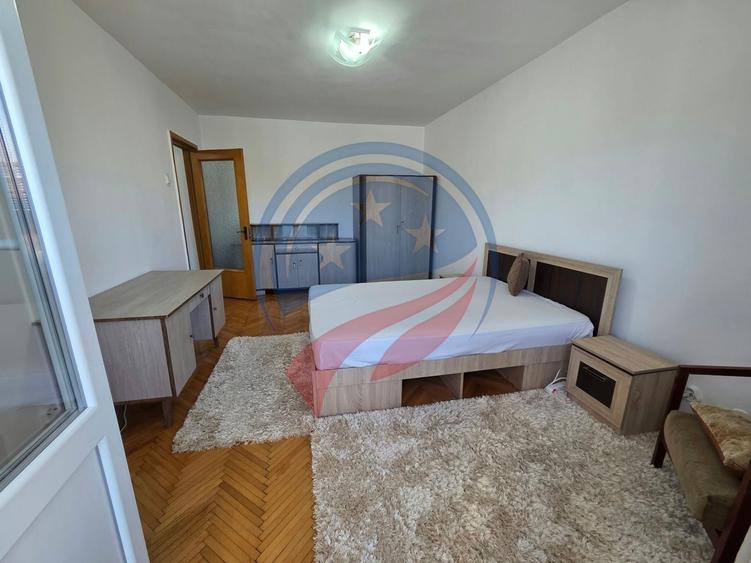 Apartament cu 2 camere decomandat, mobilat în 7 Noiembrie